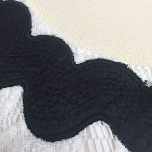 PHOEBE COUTURE CROCHET LACE DRESS - Picture 6 of 8